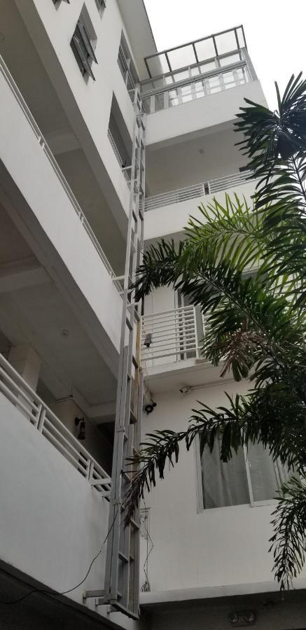 Innsite Room Rentals Pasay Exterior photo